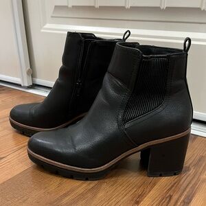 Naturalizer Madalynn gore water repellent bootie